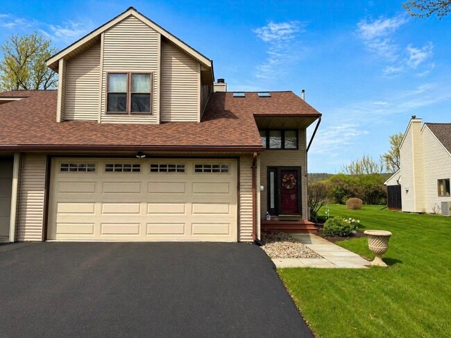 Building Photo - 209 Vivian Ln