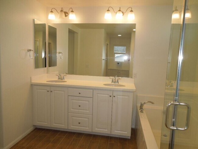 Building Photo - 42640 Indigo Pl