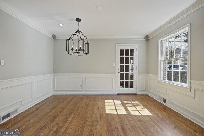 Building Photo - 849 Kipling Dr NW