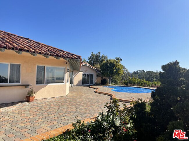 Building Photo - 10723 Stradella Ct