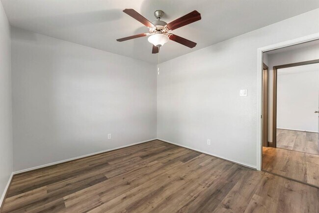 Building Photo - 24331 Ravenna Landing Loop