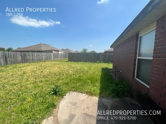 Building Photo - 403 E Asher Ct