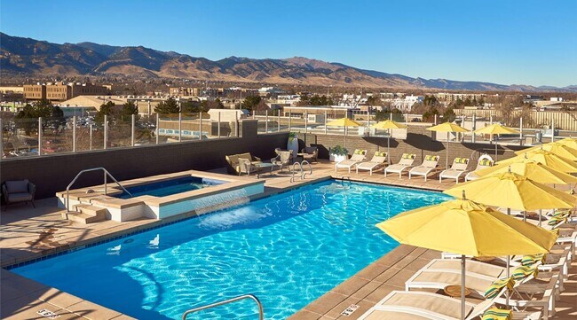 Building Photo - Modern 1 BDR in Peloton - All the Amenities