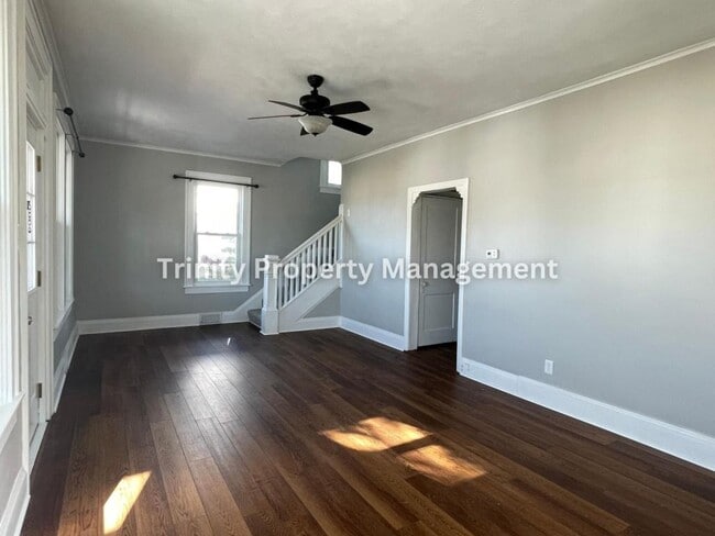 Building Photo - 309 Hedge St