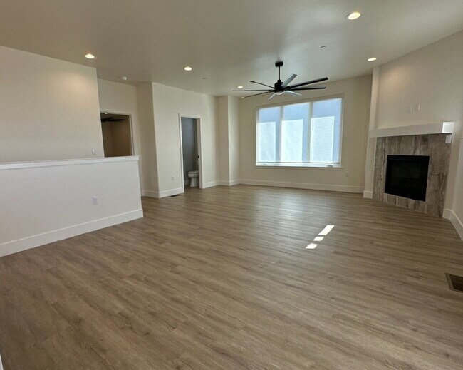 Building Photo - Ocean Views | Rooftop Deck | New Construction | For Lease $4,200/mo.