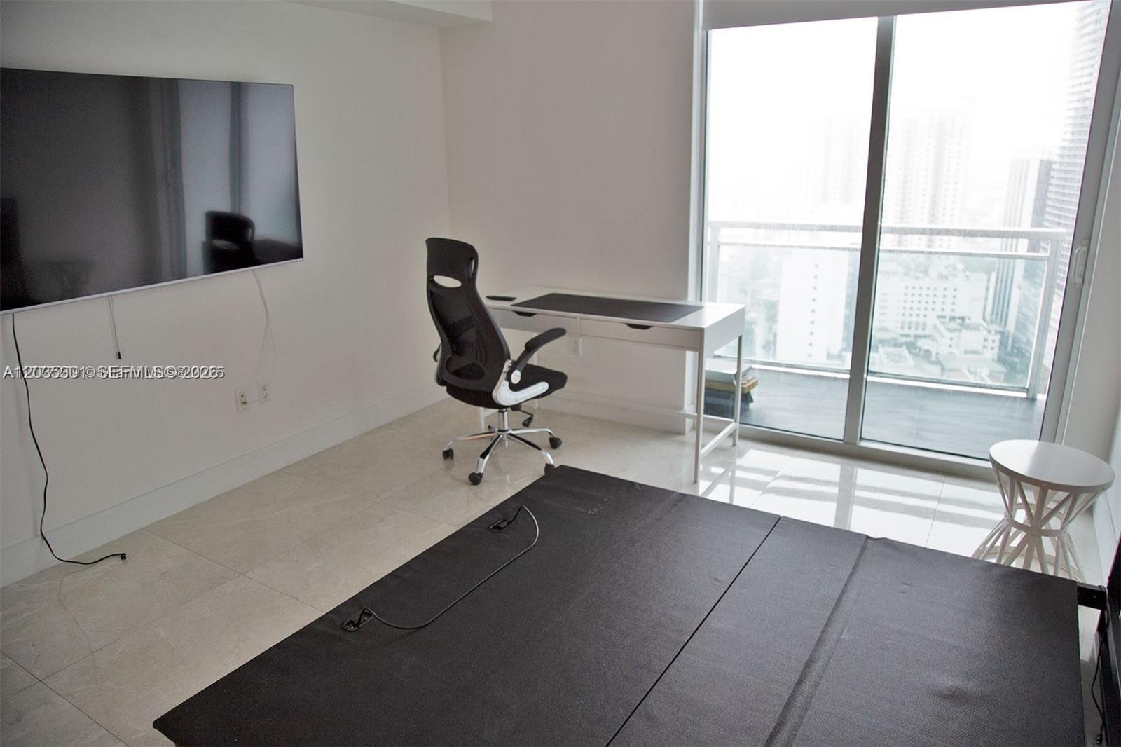 Building Photo - 951 Brickell Ave