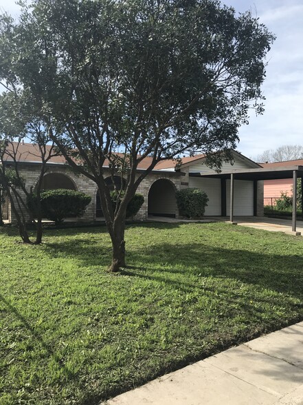Building Photo - 5910 Lubbers Way