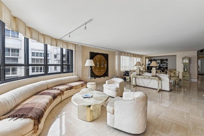 Building Photo - 10175 Collins Ave
