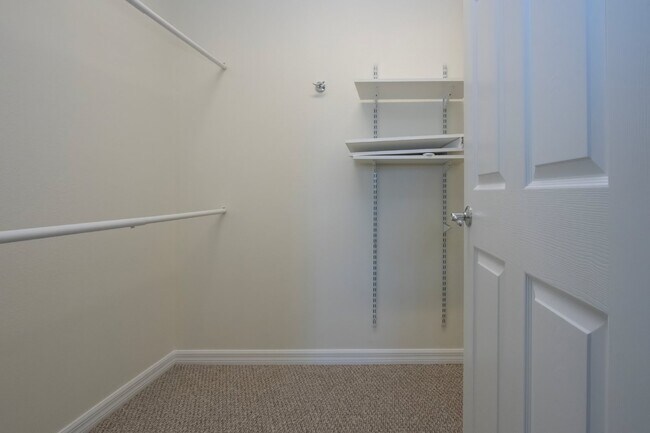 Building Photo - 3 Bedroom 2.5 Bath Townhome San Michele