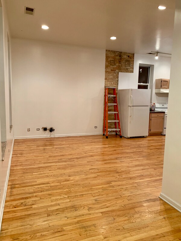 Building Photo - 1102 N Ashland Ave