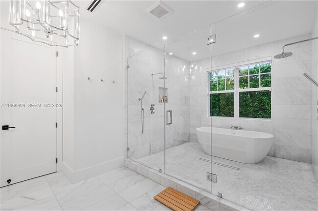 Building Photo - 9301 SW 93rd Ave