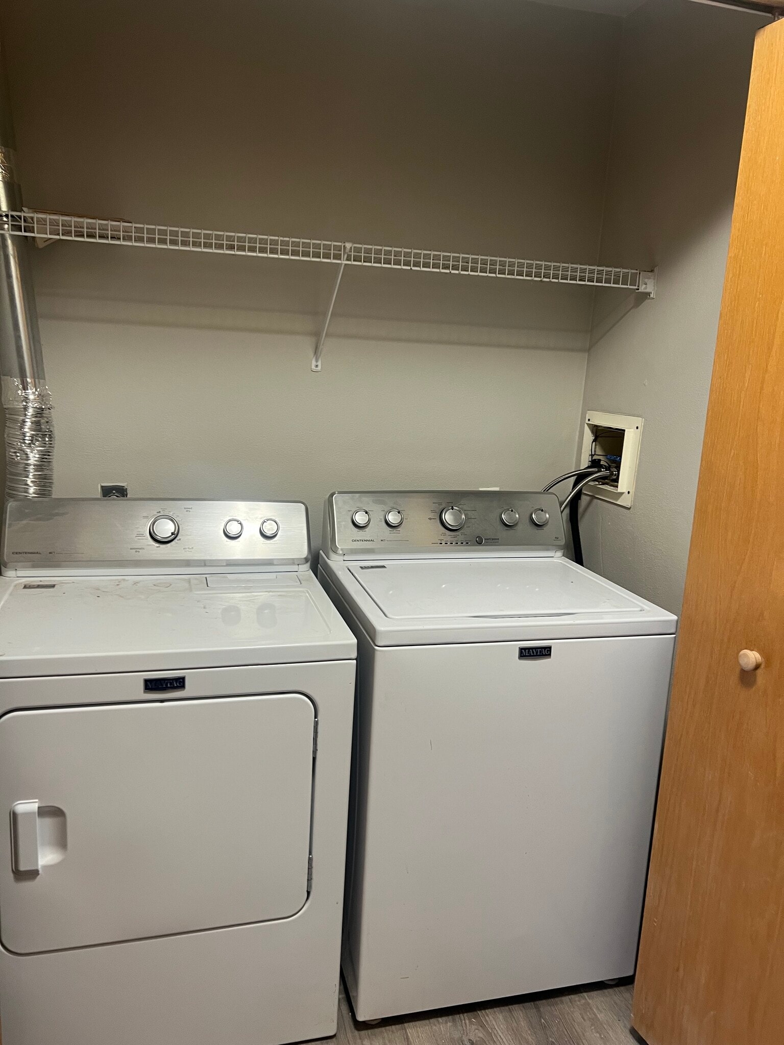 Building Photo - 3216 Midvale Dr