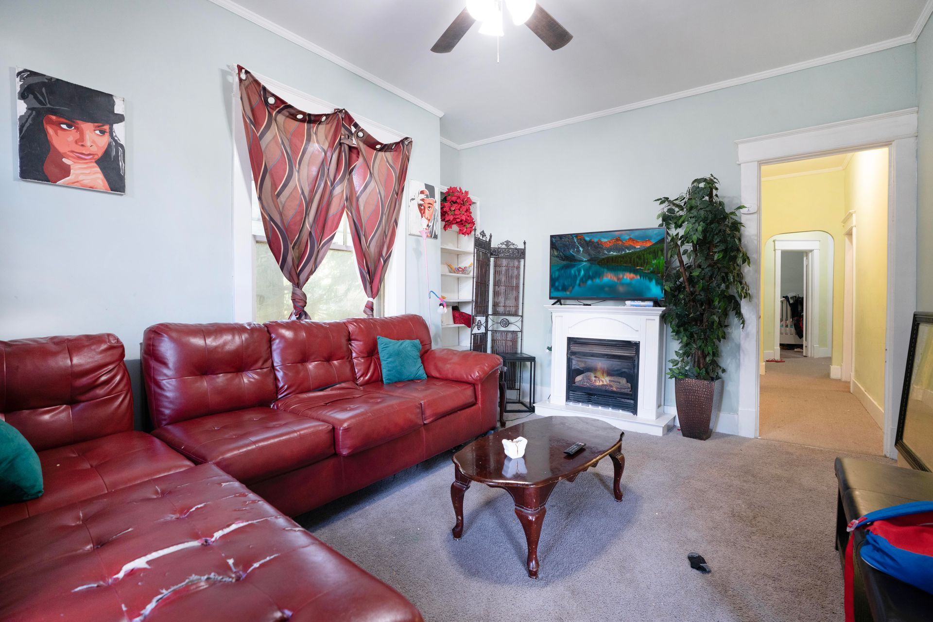 Building Photo - Charming Historic 2BR Apartment with Garag...