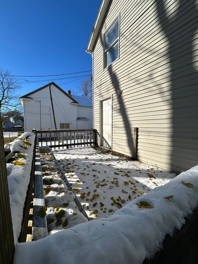 Building Photo - NEW 3 bedroom listing - COMING SOON!!