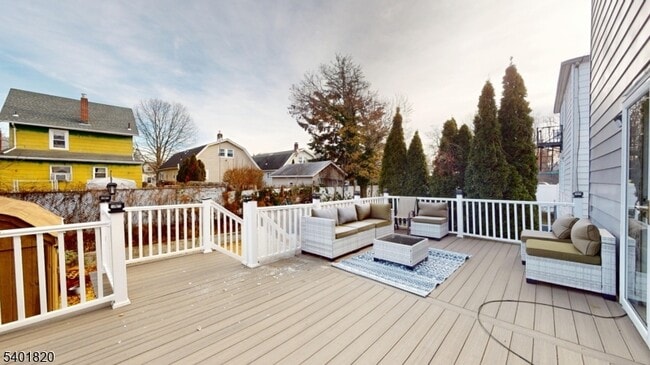 Building Photo - 40 Howard St