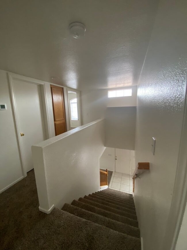 Building Photo - Cozy 3 Bedroom Summerlin Townhome for Rent!