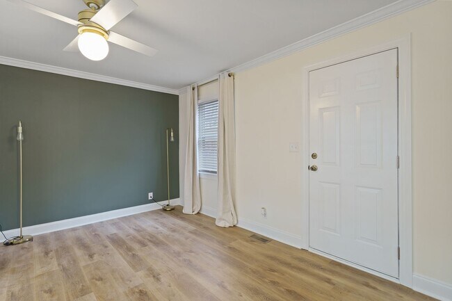 Building Photo - Downtown Greenville Market- Fully Renovate...