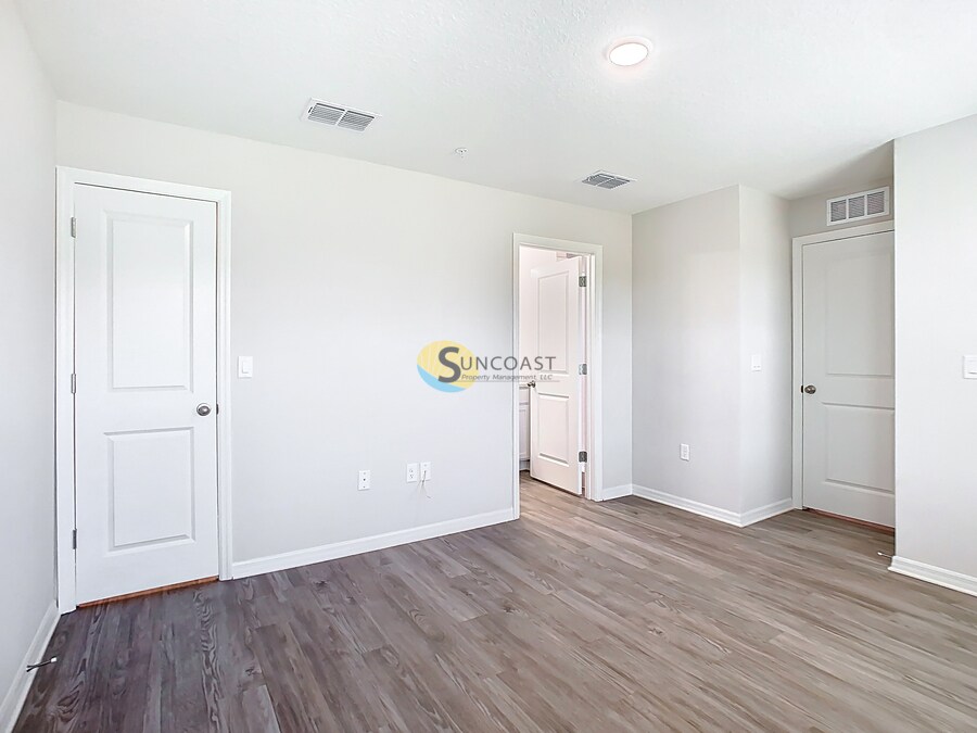 Building Photo - 3821 SW 43rd Ct