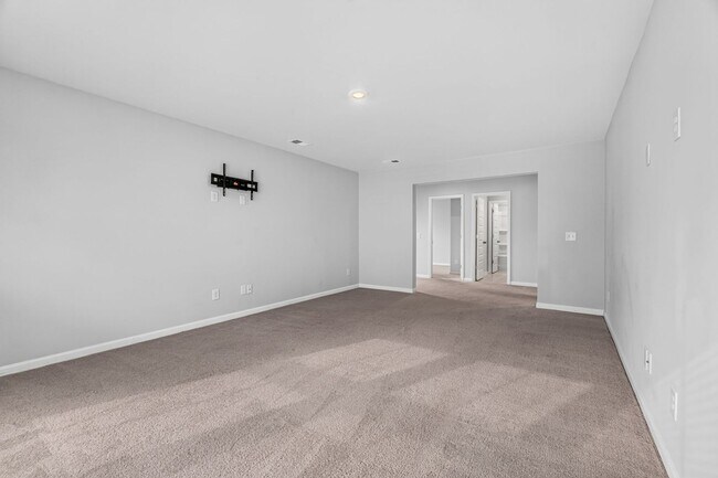 Building Photo - Modern Living in Summerville