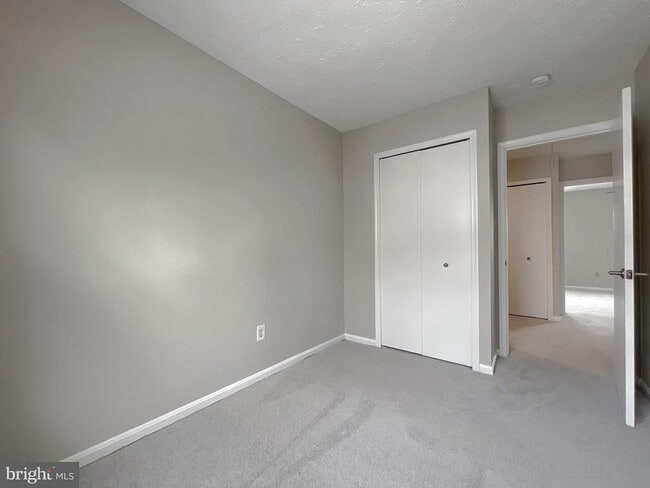 Building Photo - 4232 Drake Ct