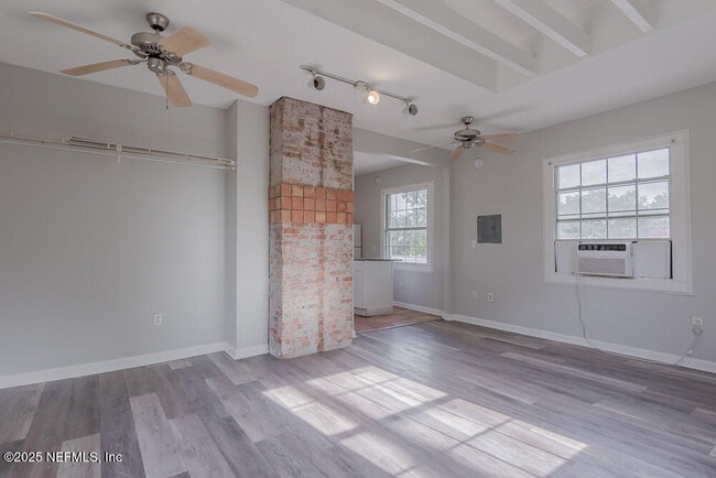 Building Photo - 1806 Landon Ave