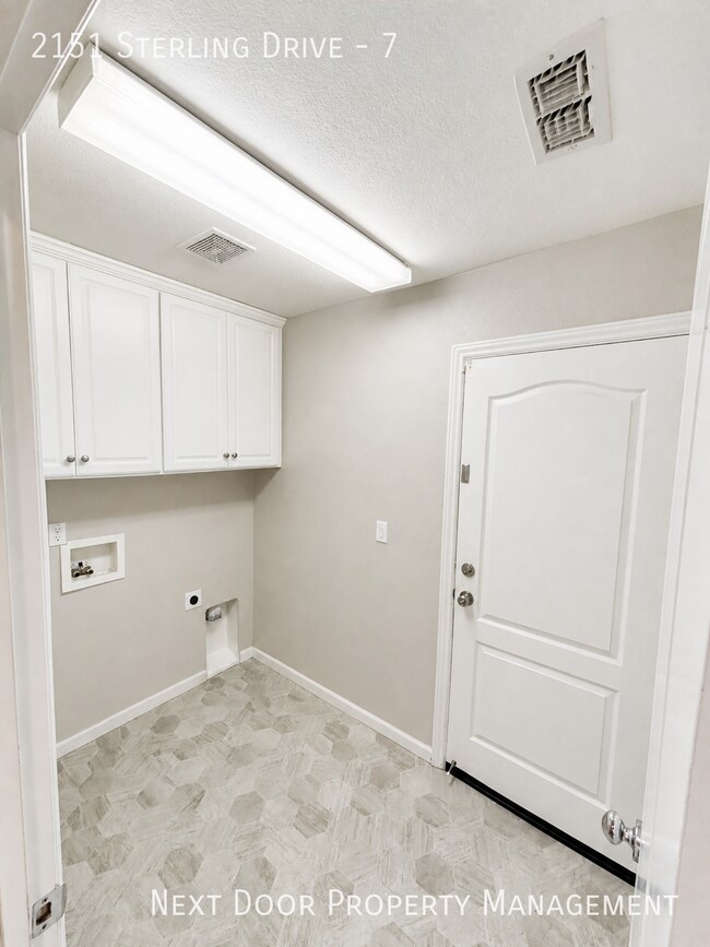 Building Photo - 2151 Sterling Dr