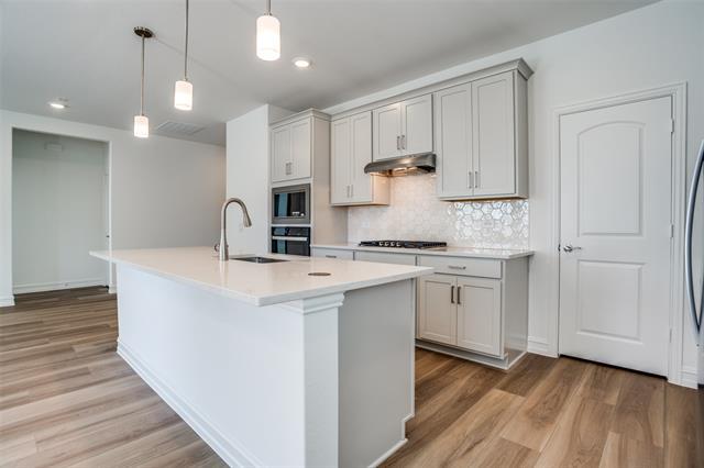 Building Photo - 1600 Tyler Dr