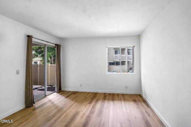 Building Photo - 233 S Ventura Rd