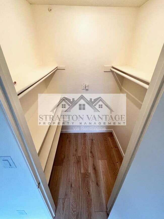 Building Photo - 2625 E Indian School Rd