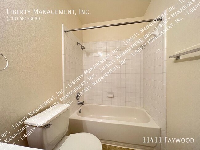 Building Photo - Single story home in the gated Heights at ...