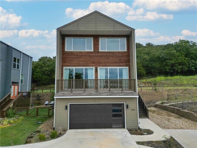 Building Photo - 1054 E Huntsville Rd