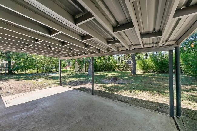 Building Photo - 5720 Wharton Dr