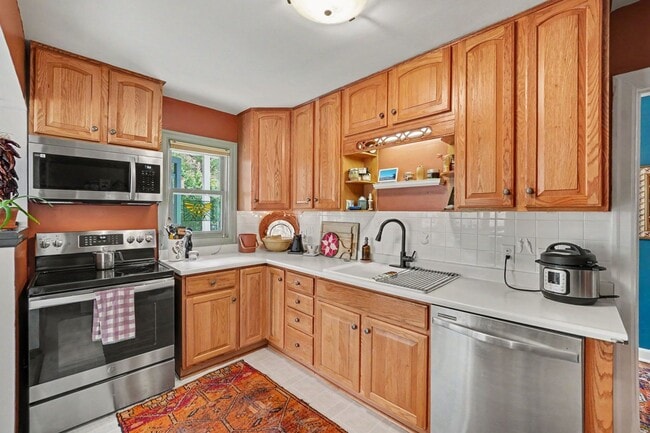 Building Photo - Charming Golden Retreat with a Backyard Oasis, Garden Dreams & Bonus Loft Office!
