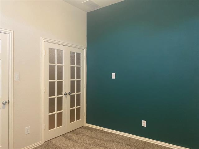 Building Photo - 2712 Lake Ridge Dr