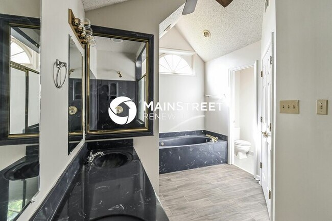 Building Photo - 3 Bedroom Pet-Friendly Home in MEMPHIS, TN with Main Street Renewal