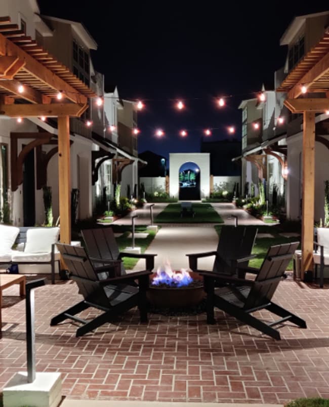 Building Photo - FOR RENT in SUGAR MILL POND!