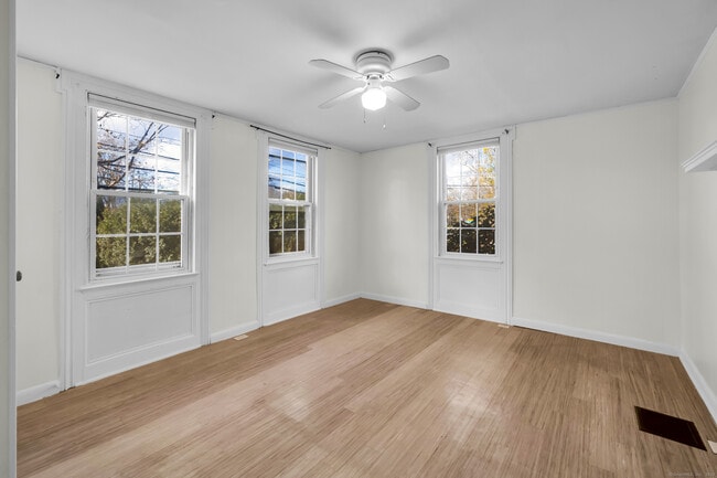 Building Photo - 945 Glastonbury Turnpike