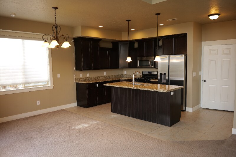 Building Photo - 713 Mystic Creek Way