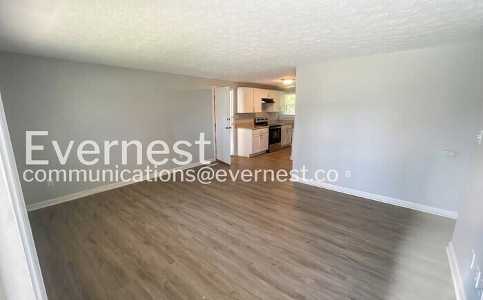 Building Photo - 1423 Marty Dr