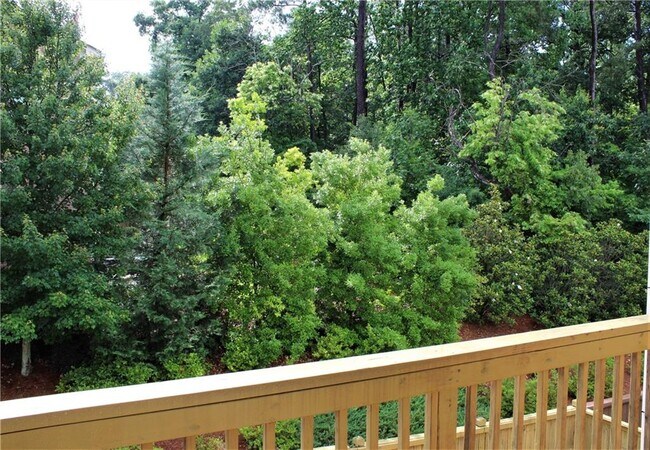 Building Photo - 2503 Norwood Dr SE