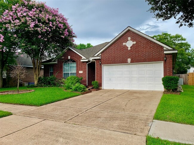 Building Photo - 1015 Tennyson Dr