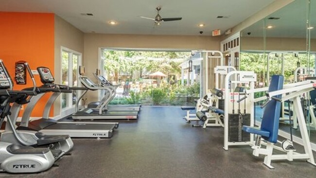 Building Photo - 1301 Ivy Meadow Dr