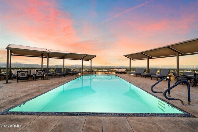 Building Photo - 7181 E Camelback Rd