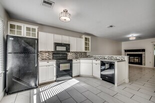 Building Photo - 38 Beaver Pond Loop