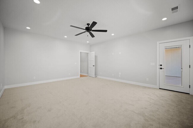 Building Photo - 362 Firerock Way