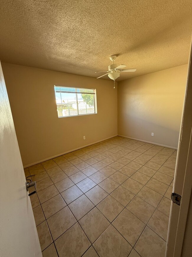 Building Photo - 1315 Desert Eve Dr