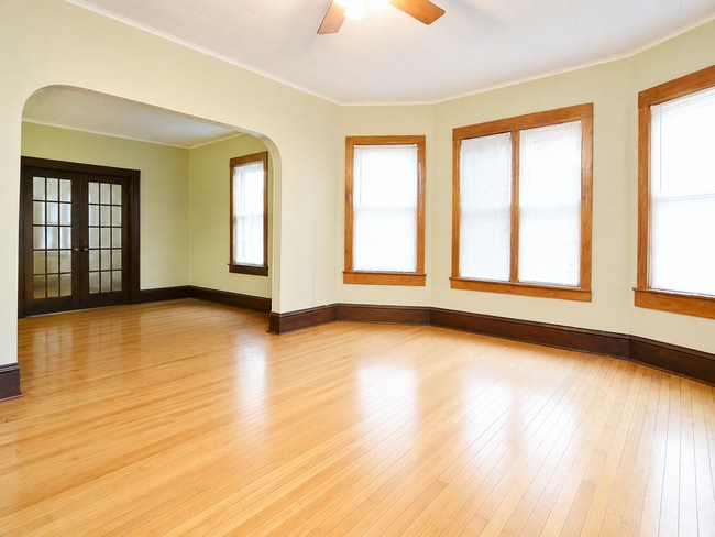 Building Photo - Spacious 2BR + Sunroom Main Floor in NE Arts District – Steps to Logan Park & Breweries
