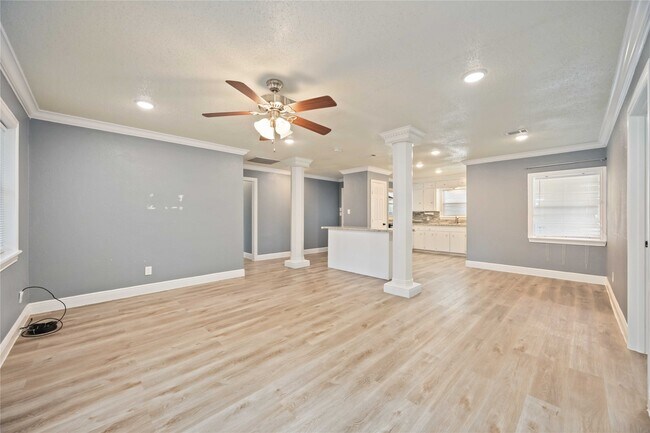 Building Photo - 6523 Cherrydale Dr