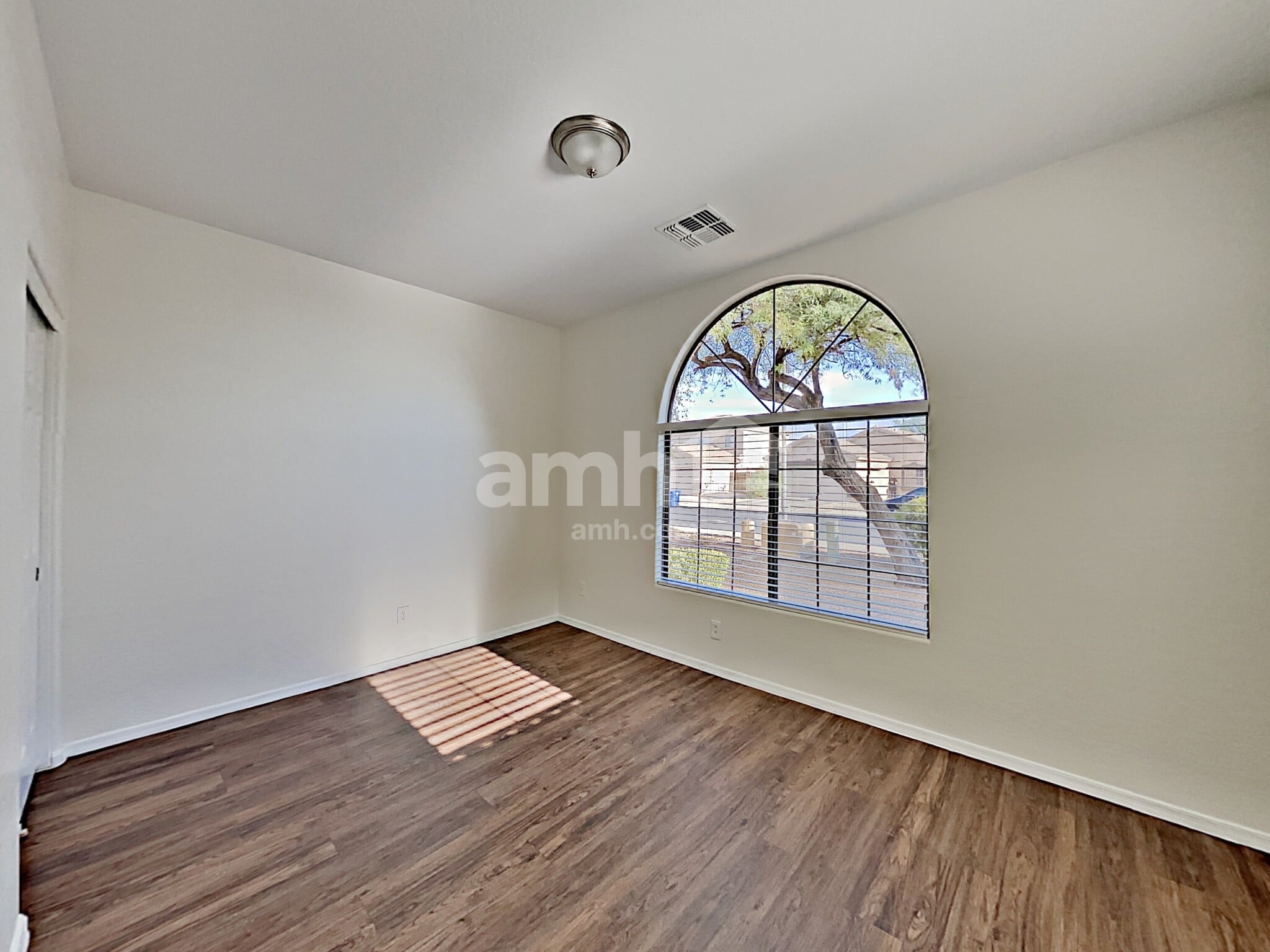 Building Photo - 12733 W Rosewood Dr