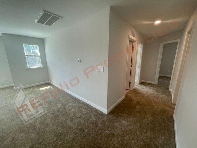 Building Photo - Lovely 4 Bedroom 2-Car Garage Home with Guest Suite in Main Level @ Sierra Heights, Clayton, Avai...